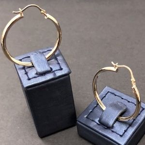 14K Solid Yellow Gold 2mm Round Hoop Earrings.
